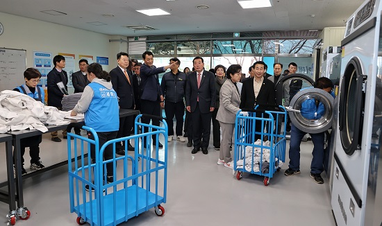 당진시, 충남도 최초 노동자 작업복세탁소 열어