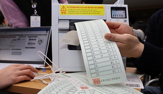 장동혁, 사전투표 폐지법 발의… 與 “의총 후 결정”