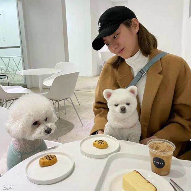 유이, 반려견 망고, 유룽이와 카페서 행복한 시간..엄마 최고지?