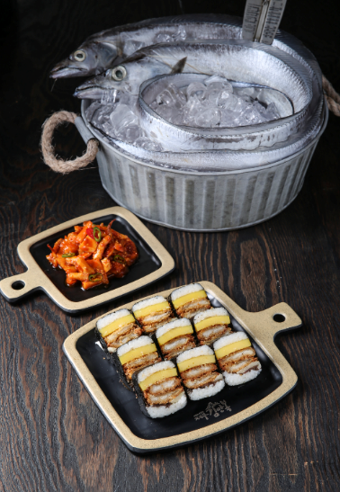 제주 갈치김밥 한정판매 제주 김만복 김밥 본점, 관광객들의 이목집중