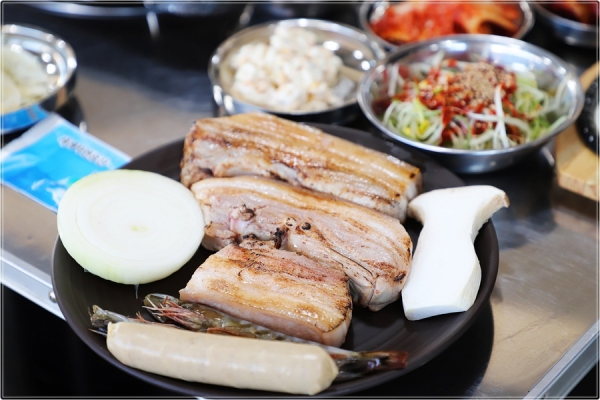 제주도 흑돼지 맛집 한림 그때그집, 추운 겨울 제격인 흑돼지 김치찌개도 별미
