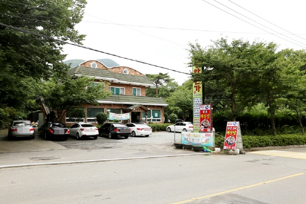 기장 맛집 장안본가 20여가지 정갈한 반찬과 함께 타우린이 풍부한 해신탕 선보여