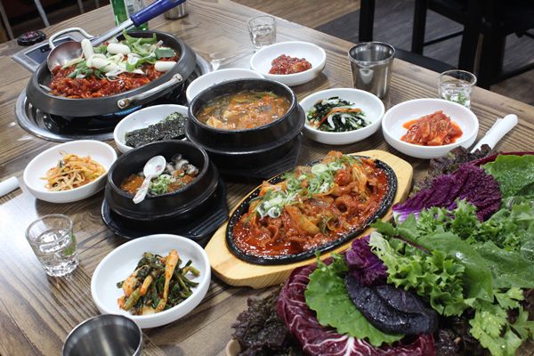 아산 맛집 아리랑식당 좋은 재료만 엄선하여 만드는 우렁쌈밥 제공