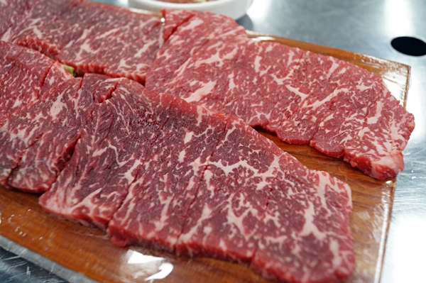 천안 독립기념관 맛집 아우내생고기, 마트보다 저렴한 가격으로 1등급 한우와 국내산 돼지고기를 맛볼 수 있어