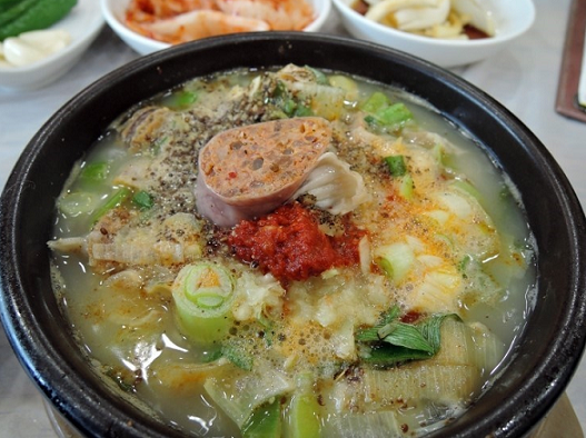 가을 식도락 여행 속초, 중앙시장 맛집 장터순대국에서 뜨끈한 한 끼