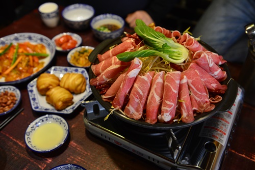 서면 맛집 라짜이마라훠궈, 침샘 자극하는 사천식양고기마라훠궈전골 제공