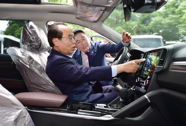 오거돈 부산시장, 나부터 메이드인 부산 제품 사겠다
