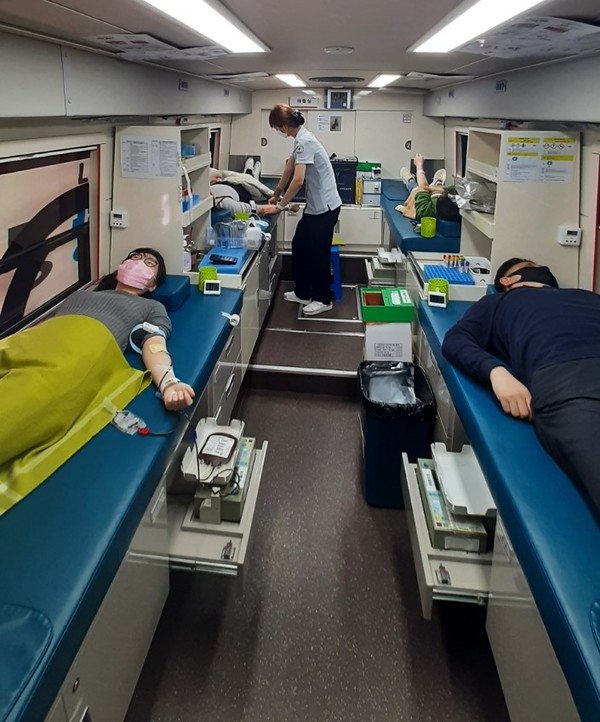 [포토]한국공항공사 부산지역본부, 헌혈로 봉사해요