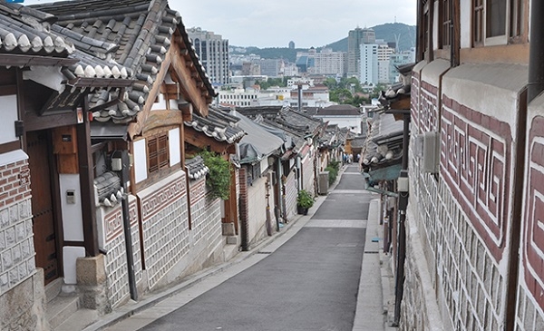 공유숙박, 소음 민원 폭주...방 빌려주려면 이웃 동의 받아야