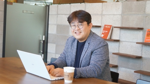 [1인기업을 위한 Tip] 당신의 일을 더 잘할 수 있게 마케팅 어벤저스를 이끌게 된 사연 (인터뷰)