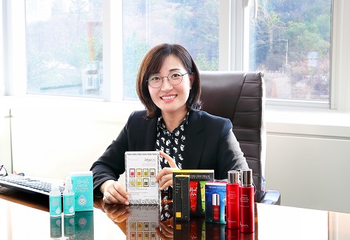 세계 최초 울금화장품 개발, 강유안 대한뷰티산업진흥원 대표