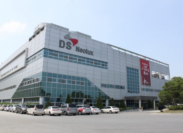 덕산네오룩스, OLED 패널 IT 기기 적용 확대