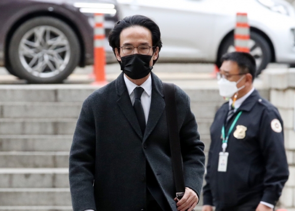 조현범 한국타이어 회장은 왜 형님‧누님에게 왕따 당하나