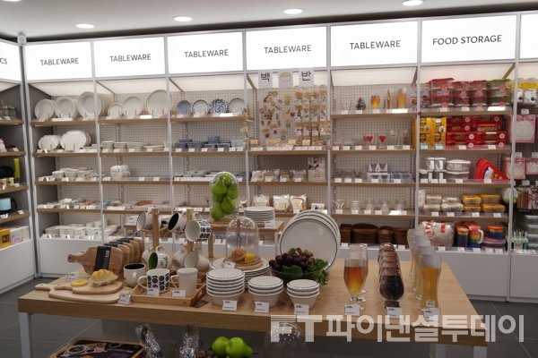 올리브영, 생활소품공룡자리 꿰차나…골목상권 속앓이