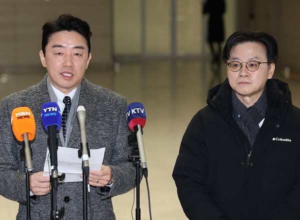 강훈식 실장, 60조원 캐나다 잠수함 수주전 특사 출국