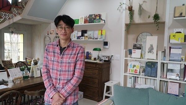 나만의 공간에서 책 읽기 …북스테이 글 헤는 밤