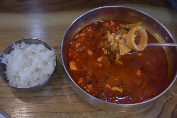 쌀쌀한 가을철, 칼칼한 짬뽕 한 사발 어때요?