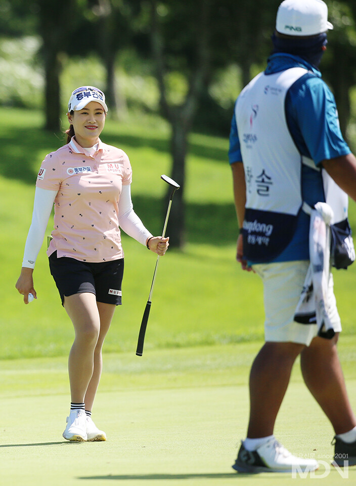 [KLPGA] 지한솔, 버디는 미소를 만들어요~