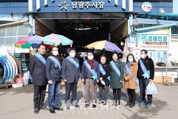 광주 동구의회, 전통시장  방문...상인들 격려