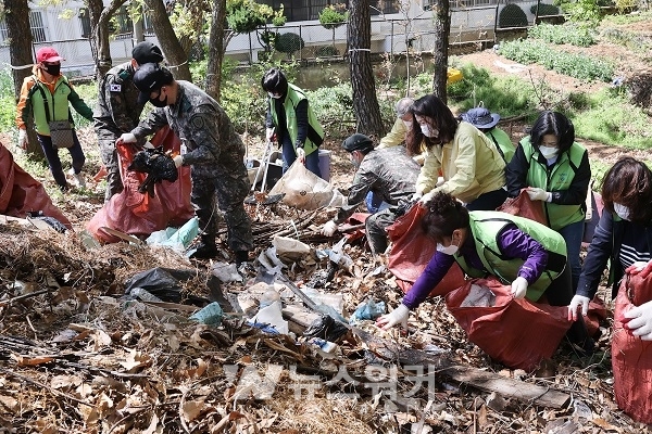 동구, 산수2동 구와산 산책로 일제대청소