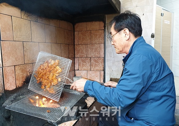 곡성군, 석곡흑돼지 숯불구이 지역 대표 맛으로 육성