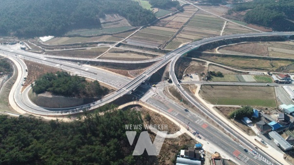 4차로 확·포장공사 마무리... 무안국제공항 진입도로 7일 개통