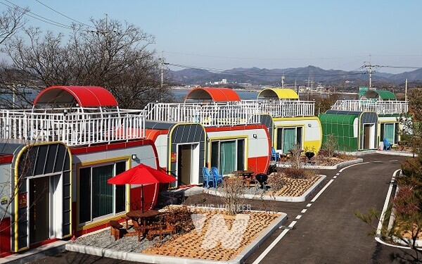 노을이 아름다운 돌머리 해수욕장... 하우스캠핑장 개장