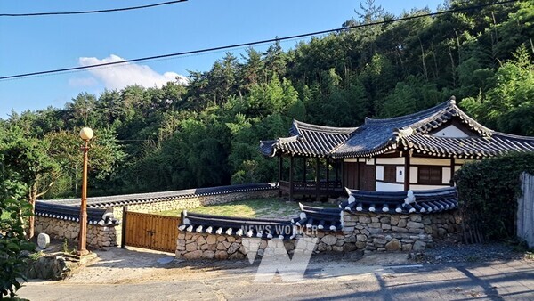 강진군, 다산회당 한식 담장 설치... 한옥의 멋 뽐내다