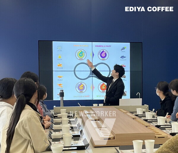 이디야커피, 경주여자정보고등학교 학생 대상 자체 로스팅 시설 드림팩토리 견학 진행