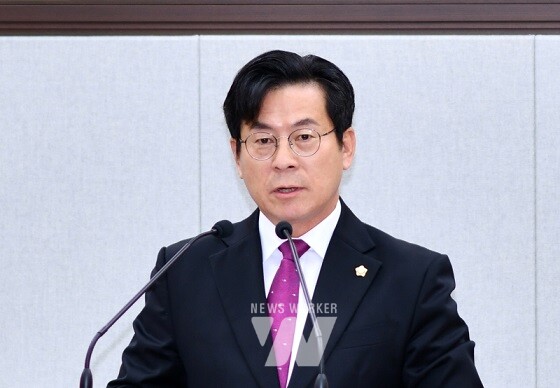 강현태 여수시의원, 돌산 우두리 빅팜 및 불꽃축제 장소 이전 행정절차와 관련한 시정질문 나서