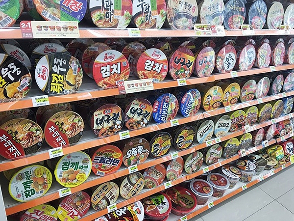 성장기에 있는 청소년들이 편의점 찾는 이유를 아시나요