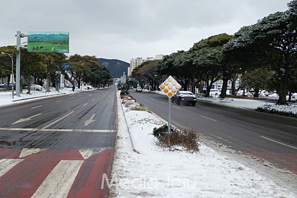 제주 꽁꽁 겨울 한파 조금씩 누그러질 듯