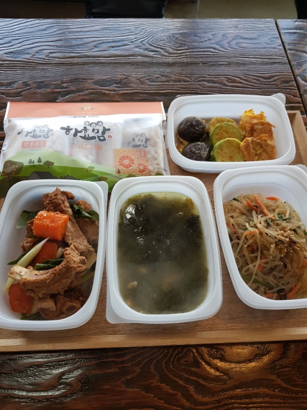 하효살롱협동조합, 서귀포시 홀로사는 어르신에게 반찬 전달