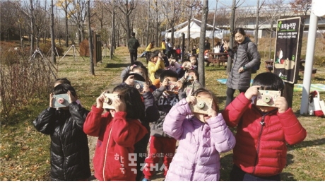 유아들과 함께 하는 목재 카메라 만들기