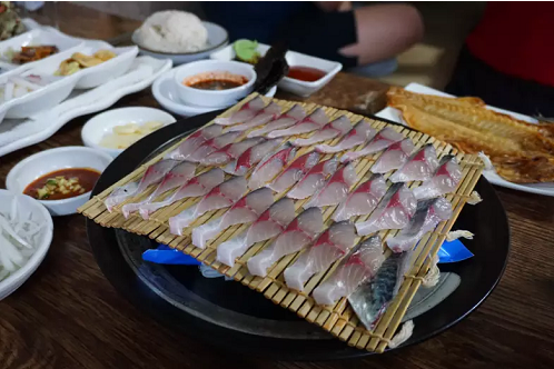 제주 공항근처 맛집 원담 고등어회 횟집, 11월 겨울  제주도 가볼만한곳 여행코스로 인기