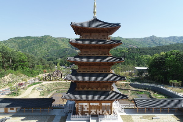 전통 목조 부재 현대식 가공 선두기업, 금진팀버이앤씨