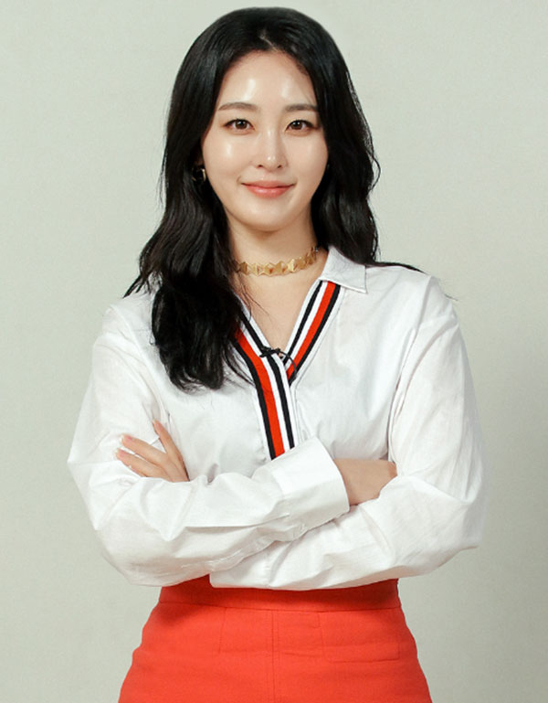 신아영, 새 둥지 찾았다… 디모스트엔터테인먼트와 전속계약 체결