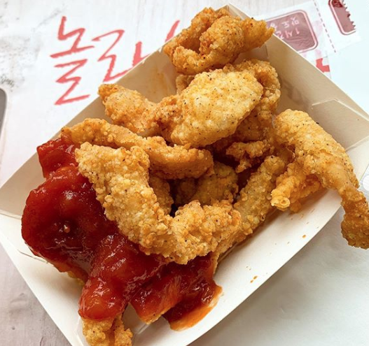 KFC 닭껍질 튀김 맥주 안주로 딱 후기 주목… 오늘(19일)부터 한정 판매 시작