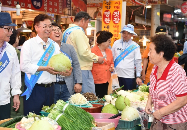 이철우 경북도지사, 추석 앞두고 전통시장·아동양육시설 찾아