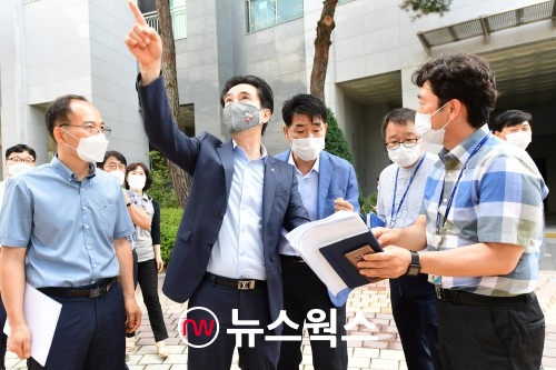 서철모 화성시장, 경비실 미니태양광 보급 시법사업현장 방문