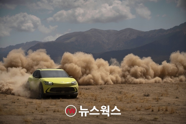 제네시스, 최초 전기차 모델 GV60 공개…부스트 모드 누르면 4초 만에 시속 100㎞ 질주