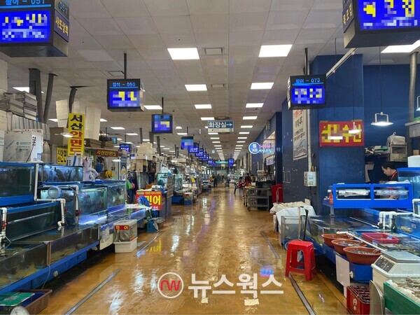 [가보니] 오염수 불안 없다지만…온누리 상품권 환급행사 끝나니 발길 뚝