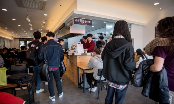 부대찌개 창업 프랜차이즈 부대통령뚝배기, 1인 메뉴 및 인건비 절감하는 셀프 시스템 눈길