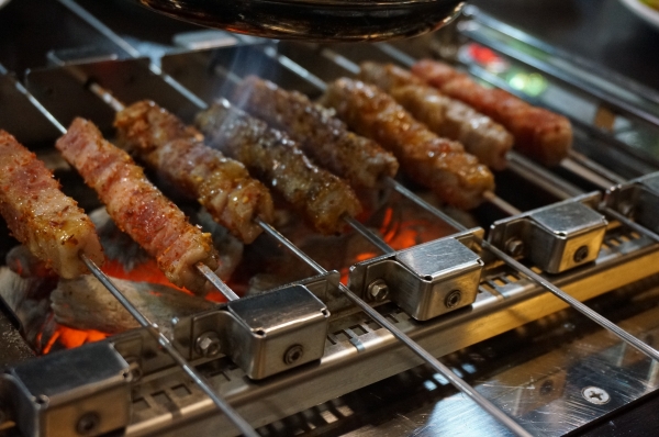 건대 맛집, 부드러운 어린 양고기로 먹자골목서 관심 동북풍미 양꼬치