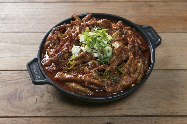 경대 북문 맛집 팔도실비집, 남녀노소 만족도 놓은 복고풍 인테리어와 메뉴로 눈길