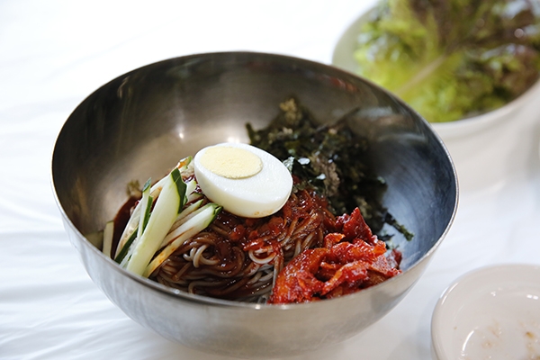 김삿갓 막국수, 속초 막국수 맛집으로 주목받는 명태회막국수 등 선보여