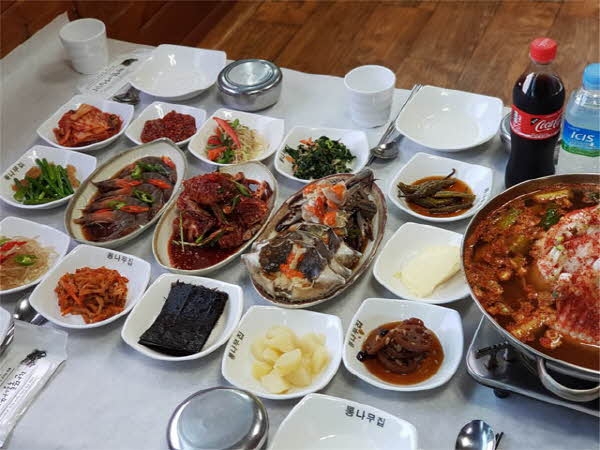 안면도 맛집 딴뚝통나무집식당, 충청남도청에서 발간한 맛을 찾아 떠나는 충남여행에 소개