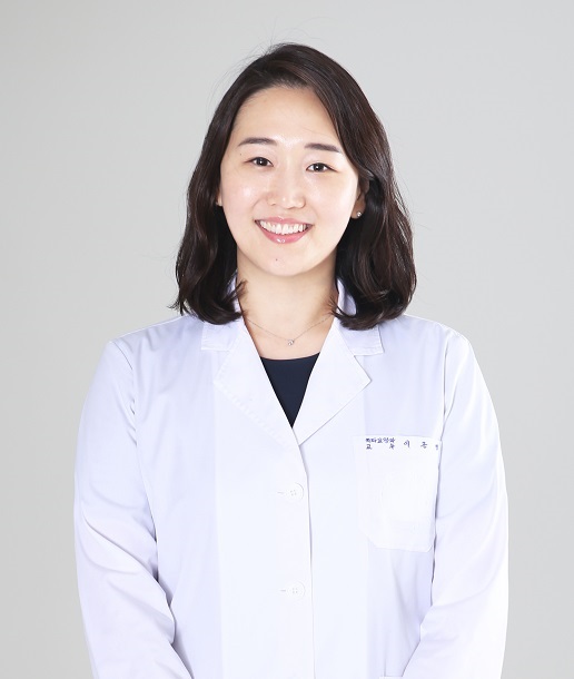 [의학 칼럼] 자녀 치아교정, 문제점 발견 즉시 치과교정과 전문의에게 상담해야