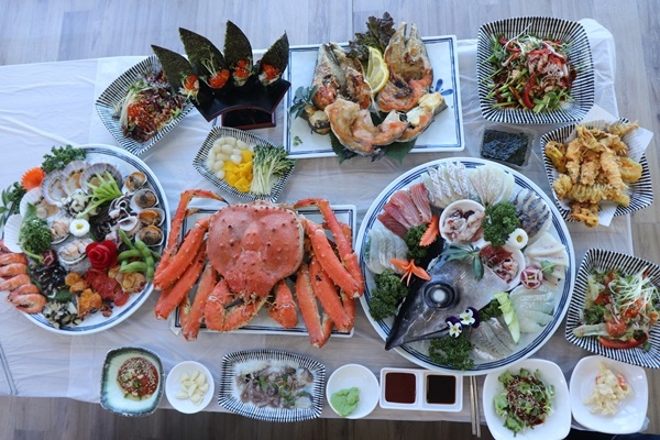 소래포구 맛집 성복수산, 킹크랩, 대게, 랍스타 외 8~12가지 해물모듬으로 풍성한 식탁 선보여