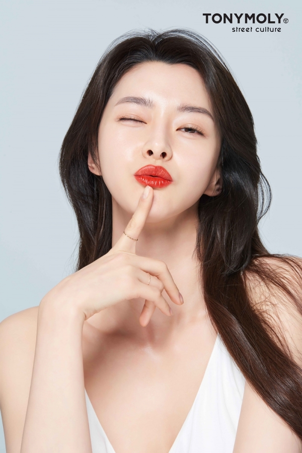 토니모리, 퍼펙트 립스 쇼킹립 모델로 배우 권나라 발탁